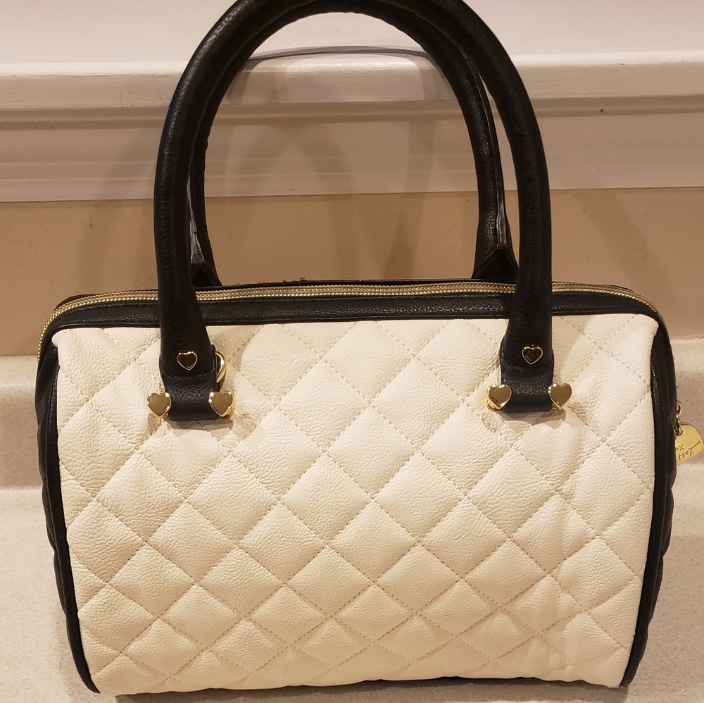 Betsey Johnson- Purse! - Picture 3 of 5